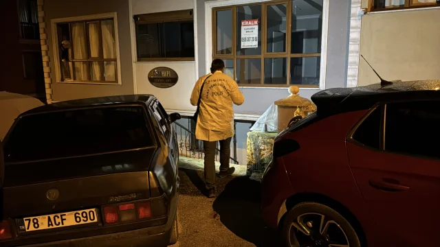 Karabük'te Tüfekli Saldırı: Kapıda Vurulan Kişi Yaralandı