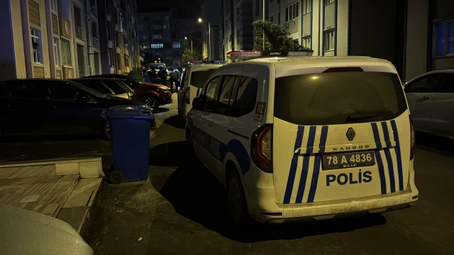 Karabük'te Tüfekli Saldırı: Kapıda Vurulan Kişi Yaralandı