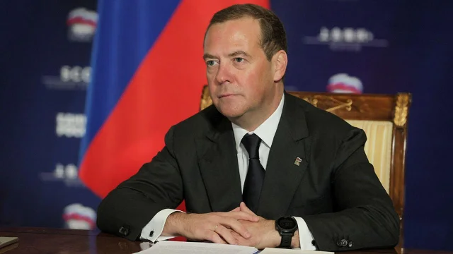 Medvedev: Trump, Grönland'ı ilhak ederek tarihe geçmek istiyor