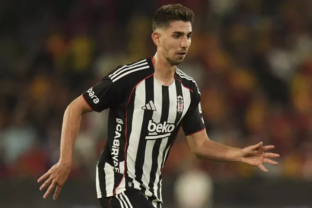 Beşiktaş, Demir Ege Tıknaz'ın Braga'ya transferini duyurdu