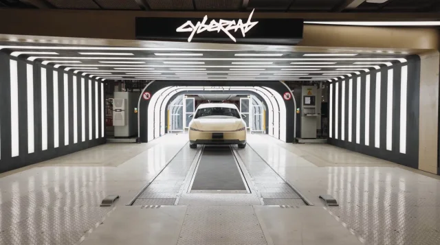 Elon Musk Tarih Verdi: Direksiyonsuz Tesla Cybercab Üretimi Başlıyor