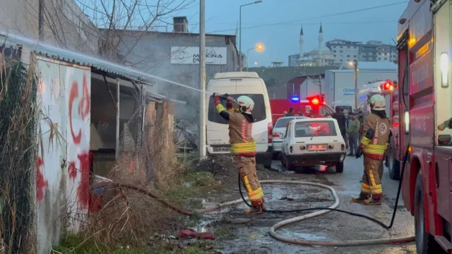 Manisa’da sanayi sitesinde yangın: Marangoz atölyesi kül oldu