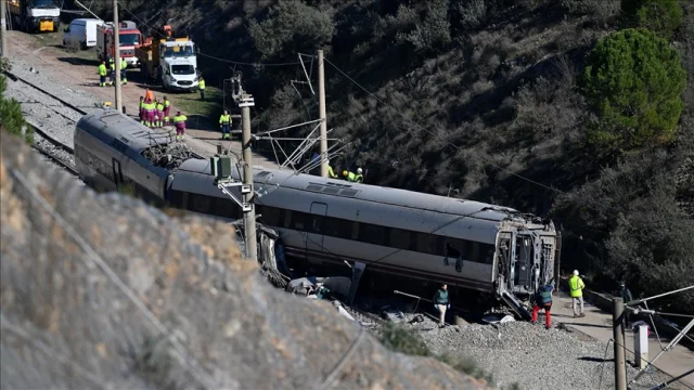 İspanya'da bir haftada üçüncü tren kazası!