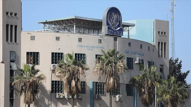 UNRWA: İsrail'in tesisleri yıkması uluslararası hukuka açık bir meydan okuma