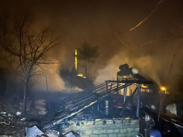 Tokat'ta ev yangını: Ev kullanılamaz hale geldi