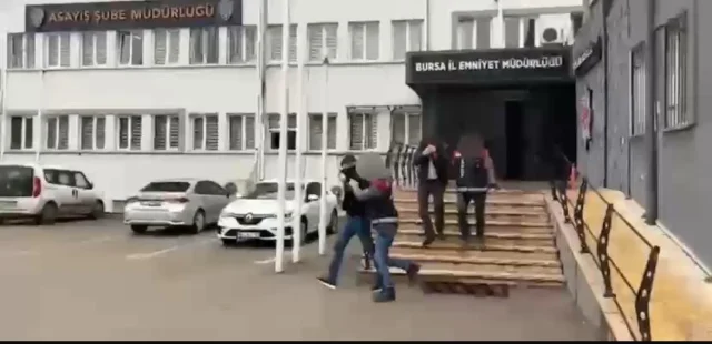 Bursa'da kuyumculara sahte gram altın satan 2 şüpheli yakalandı
