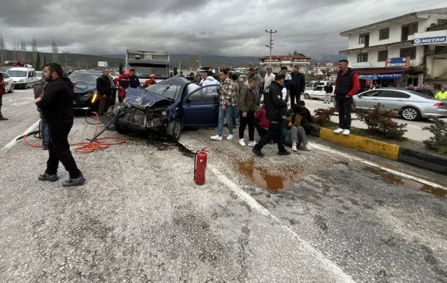 Muğla'da zincirleme kazada 4 kişi yaralandı