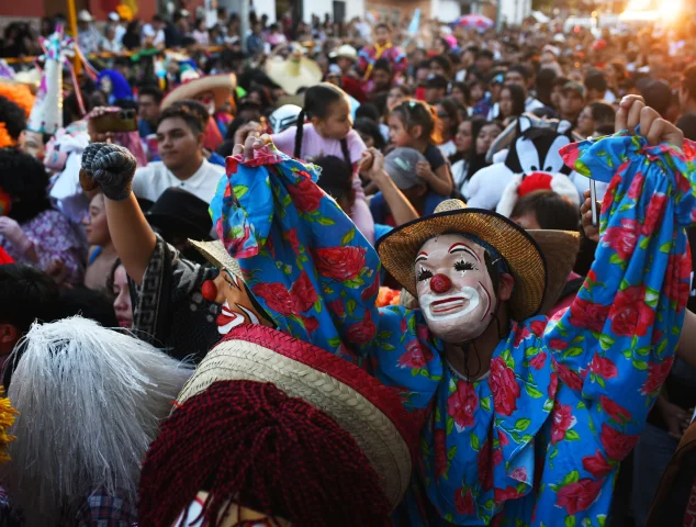 Meksika'da Santo Entierro Festivali renkli görüntülere sahne oldu