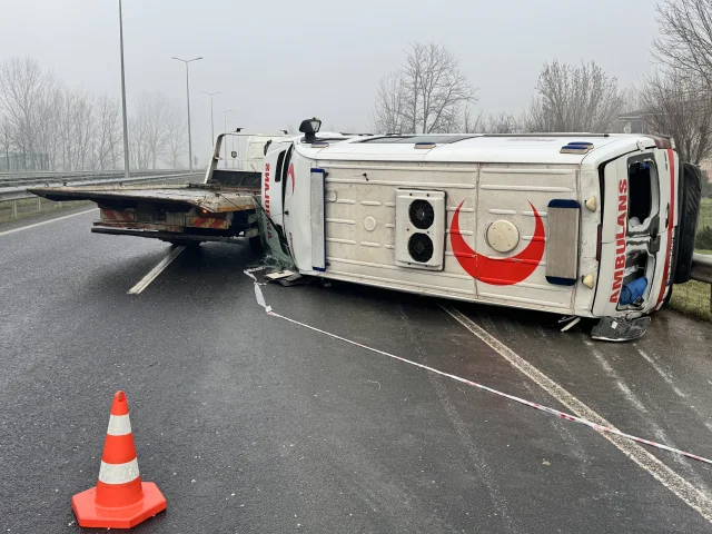 Düzce’de ambulans kazası: 2 sağlık görevlisi yaralandı