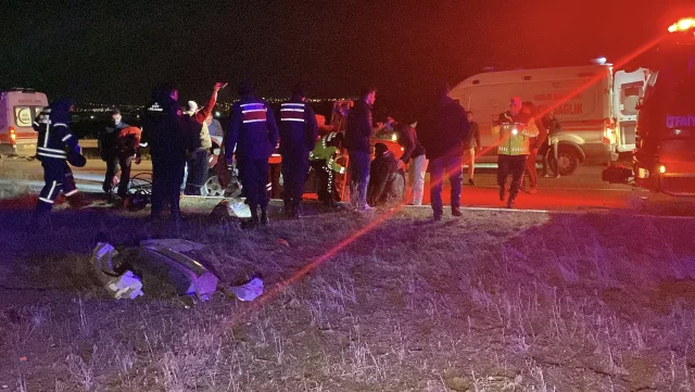 Çorum'da Trafik Kazası: İki otomobil Birbiriyle Çarpıştı
