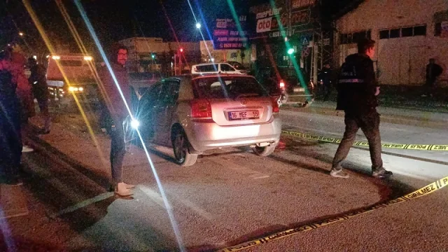  Kırmızı Işıkta Bekleyen Çekiciye Arkadan Çarptı