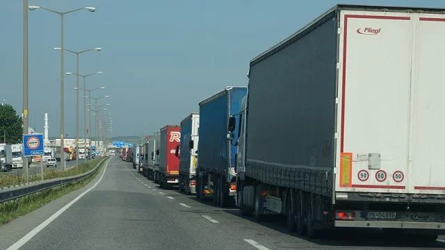 Balkan tır ve kamyon şoförlerinden AB EES sistemi protestosu!