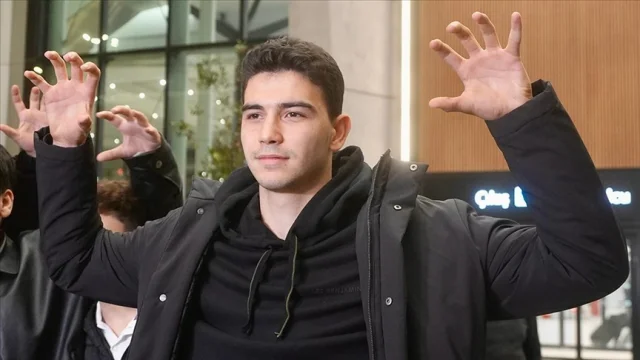 Yasin Özcan resmen Beşiktaş kadrosuna katıldı