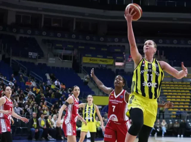 Fenerbahçe Opet Zaragoza'yı Devirdi: Liderlik Garantilendi!