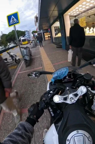 Aydın'da motosikletiyle trafiği tehlikeye atan sürücüye 21 bin TL ceza kesildi