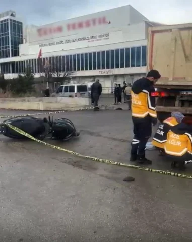 Tokat'ta kamyon ile çarpışan motosikletin sürücüsü öldü