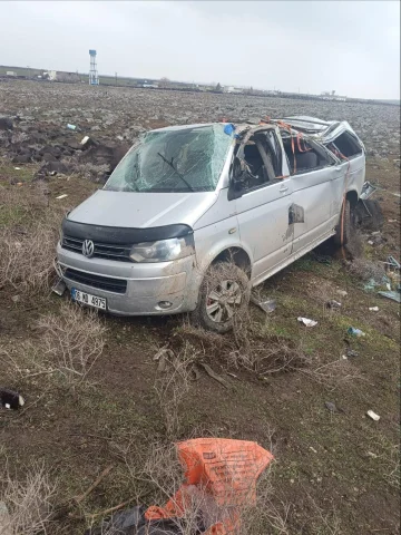 Şırnak'ta Yağışlı Havada Kontrolden Çıkan Minibüs Takla Attı