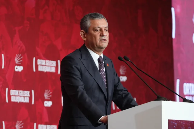 Özgür Özel, Toplumsal Barış ve Demokrasi Konferansı'nda konuştu