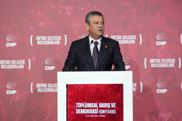 Özgür Özel, Toplumsal Barış ve Demokrasi Konferansı'nda konuştu