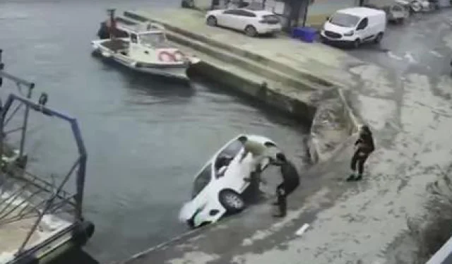 Sarıyer'de otomobil denize düştü: Balıkçılar kurtardı