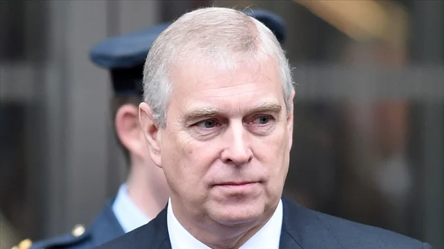 Epstein dosyalarında eski Prens Andrew'a ait yeni fotoğraflar ortaya çıktı