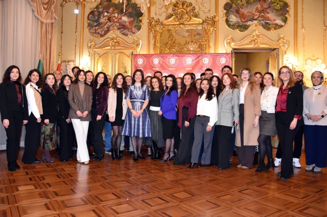Roma'da Türk Diplomasisi: Büyükelçi Ülgen BM Personeliyle Bir Araya Geldi