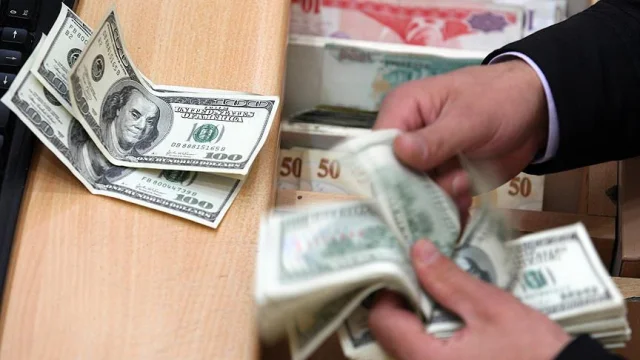 Dolar ve avro haftaya nasıl başladı? Döviz kurları belli oldu