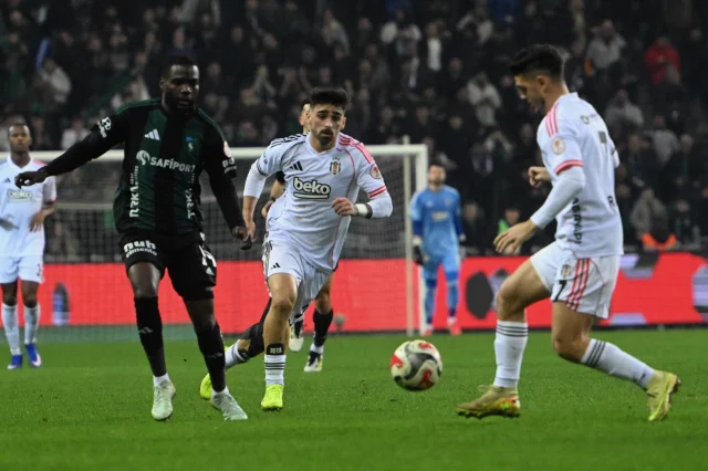 Beşiktaş, deplasmanda Kocaelispor ile 1-1 berabere kaldı