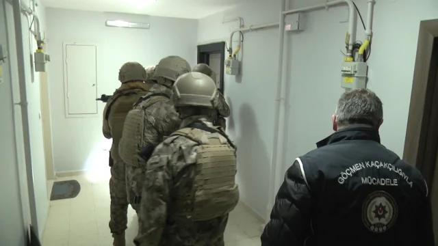 Kocaeli Merkezli Büyük Operasyon: Göçmen Kaçakçılığı Şebekesi Çökertildi!