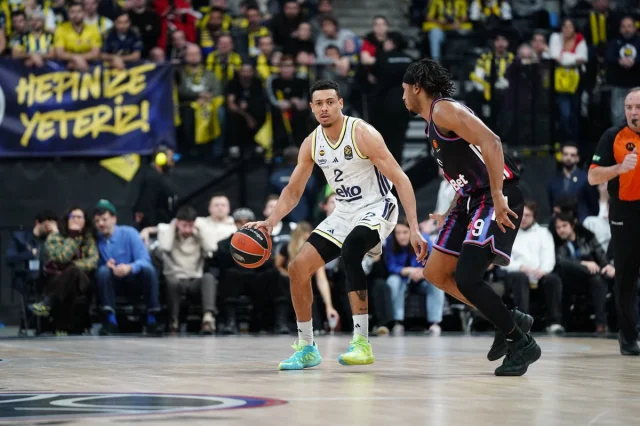 Fenerbahçe Beko'dan Paris Deplasmanında Nefes Kesen Galibiyet! 