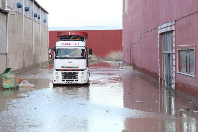 Uşak Değirmendere Taşkını Sonrası Sahada Yoğun Çalışma
