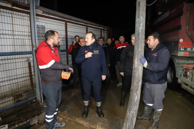 Uşak Değirmendere Taşkını Sonrası Sahada Yoğun Çalışma