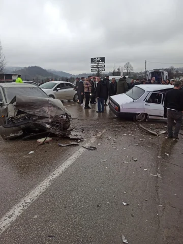 Ordu'da trafik kazası: Aybastı yolunda iki otomobil çarpıştı