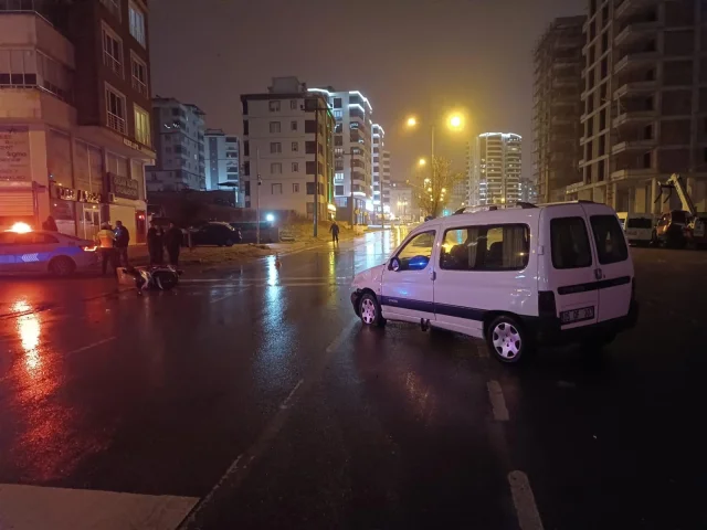 Samsun'da trafik kazası: Motosiklet ile hafif ticari araç çarpıştı