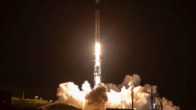SpaceX yön değiştirdi: Önce Ay'da şehir, sonra Mars
