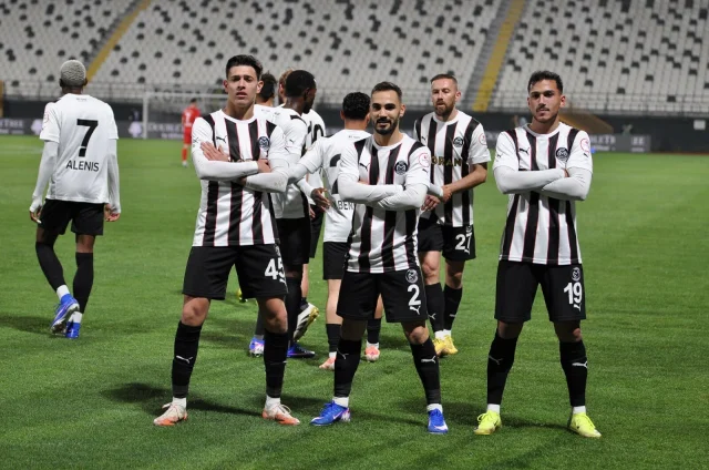 Manisaspor'da galibiyet sonrası şok haber! Teknik adamın kararı camiayı şaşkına çevirdi