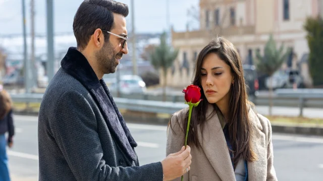 Uzak Şehir'de aşk rüzgarları esecek! Sevgililer Günü teması kalpleri ısıtacak