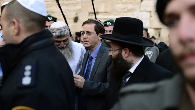 Avustralya'da Herzog krizi: Sokaklar protestolarla doldu