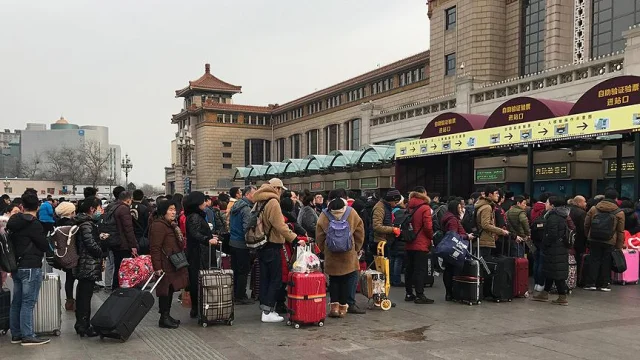Çin'de Bahar Bayramı hareketliliği: İlk haftada 1,4 milyarı aşan seyahat