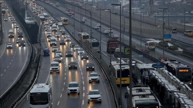Dakikalar saat oldu: İstanbul'da sabah trafiği alarm veriyor, Anadolu Yakası kilit!