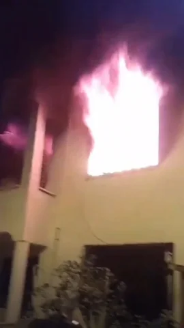 Hatay'da gece yarısı korkutan yangın: 3 katlı binada alevler paniğe neden oldu