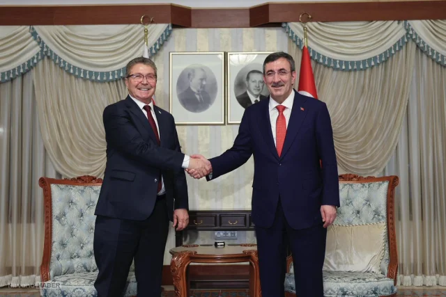 Cumhurbaşkanı Yardımcısı Yılmaz, KKTC Başbakanı Üstel ile bir araya geldi