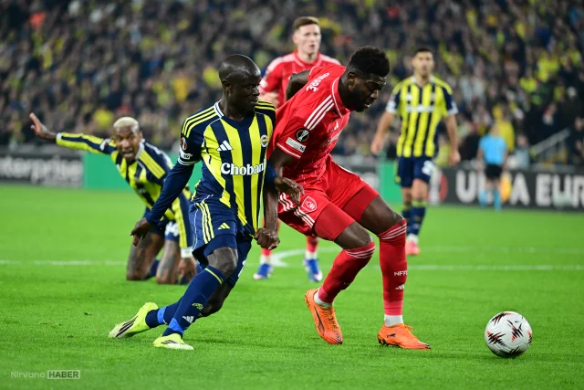 Fenerbahçe'nin penaltısı verilmedi! İkinci gol geldi