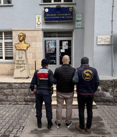 Kayseri'de hakkında 15 yıl 6 ay hapis cezası bulunan firari yakalandı