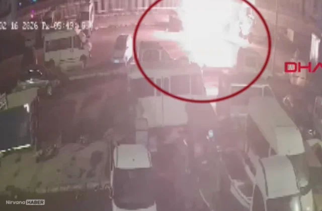İzmir Çiğli’de hurda otobüste yangın: 1 kişi hayatını kaybetti