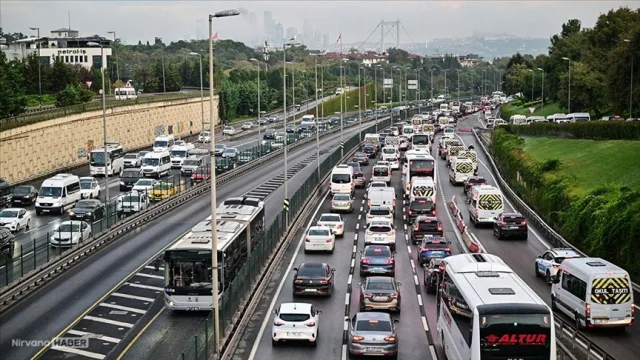 İstanbul’da iftar öncesi trafik yoğunluğu yüzde 80’e ulaştı