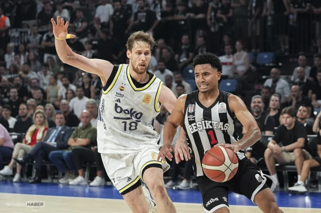Fenerbahçe Beko Basketbol Süper Ligi'nde 13. kez şampiyon oldu