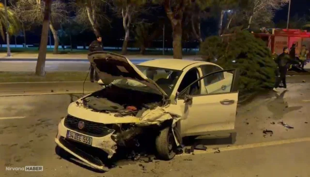 Kartal’da makas atan otomobil, taksiye çarptı: 3 kişi yaralandı