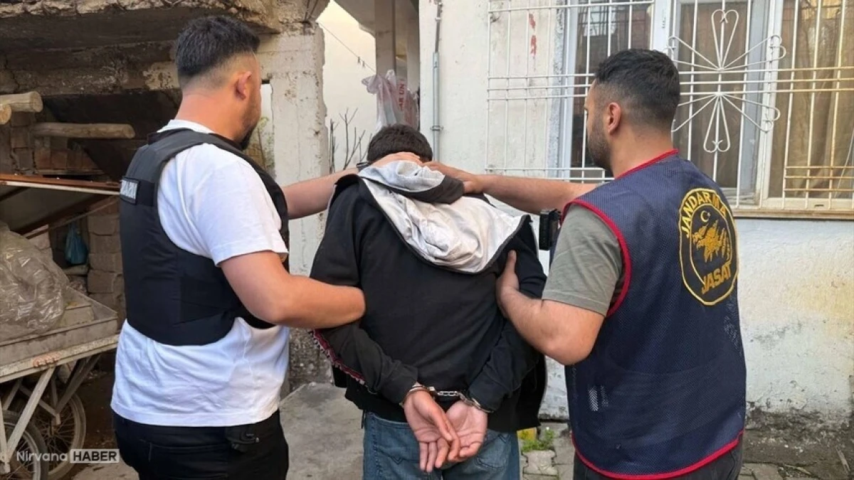 Vatandaşı korkutup paralarını dolandıranlara baskın: Onlarca şüpheli yakalandı