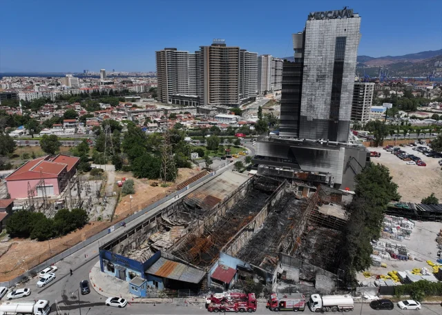 İzmir'de Yangın Sonrası Hastane Yeniden Faaliyette